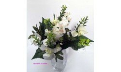 Bouquet de rosas y orquideas, flor artificial.